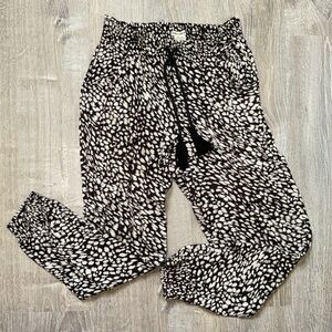 Billabong linen pants. Size S.